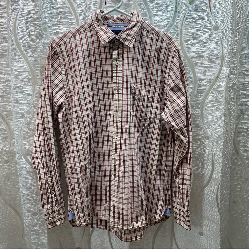 Tommy Hilfiger Button Down Shirt Mens Size M Burgundy Plaid Excellent Custom Fit